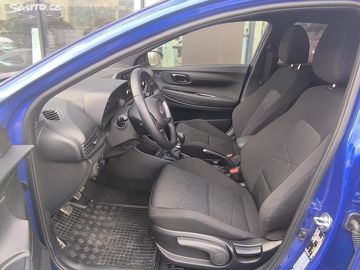 Car image 12