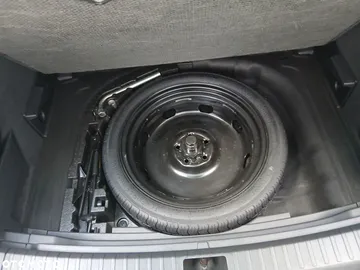 Car image 31
