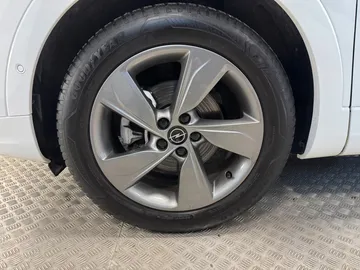 Car image 28