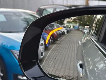 Car image 36