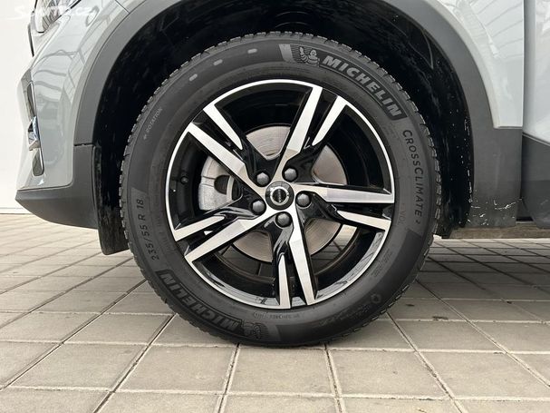 Volvo XC40 B4 Plus Dark 145 kW image number 9