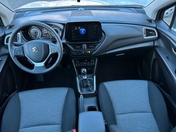 Car image 11