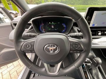 Car image 12