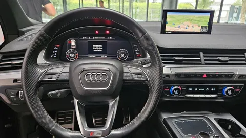Car image 32