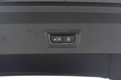 Car image 35