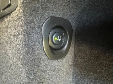 Car image 35