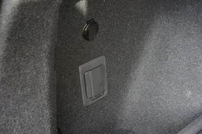 Car image 39