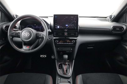 Car image 15