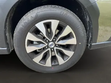 Car image 24