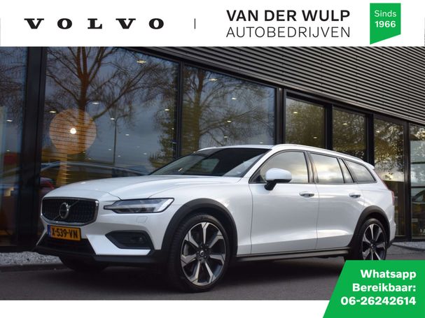 Volvo V60 Cross Country AWD B5 184 kW image number 1