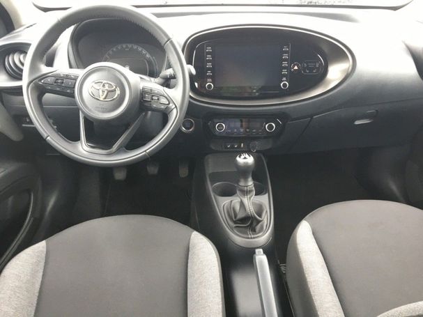 Toyota Aygo X 53 kW image number 8