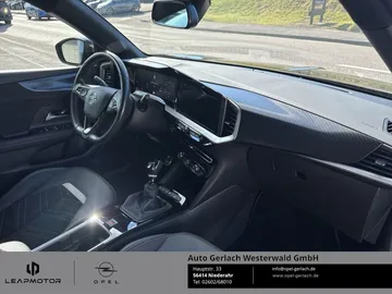 Car image 17