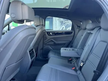 Car image 35