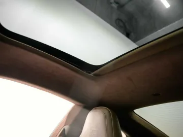 Car image 43