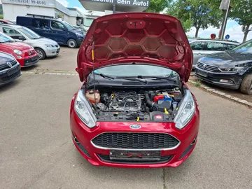 Car image 19