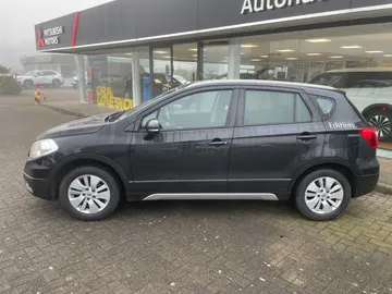 Car image 5