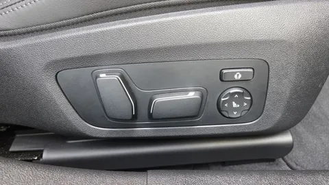 Car image 38
