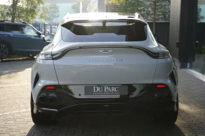 Car image 32