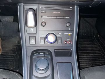 Car image 13