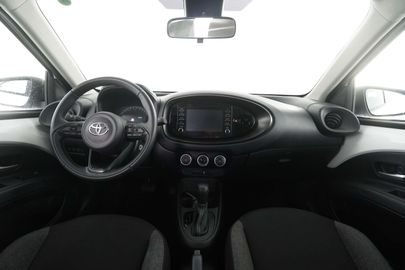 Car image 10