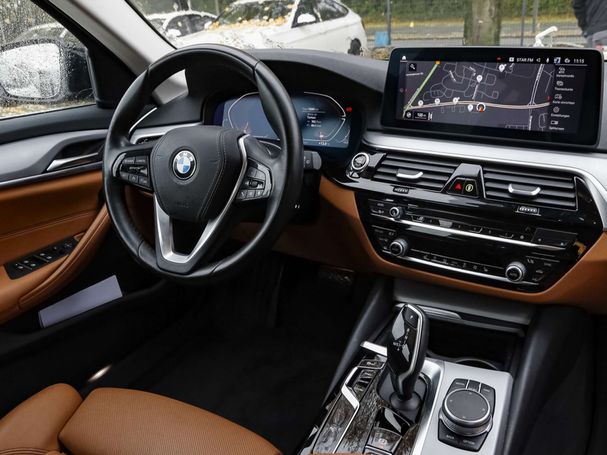 BMW 520d Touring 140 kW image number 4