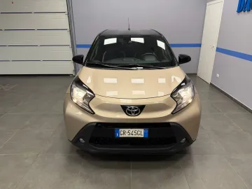 Car image 4
