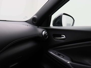 Car image 30