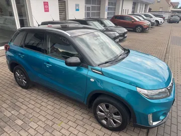 Car image 3