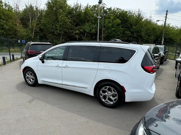 Chrysler Pacifica 208 kW image number 3