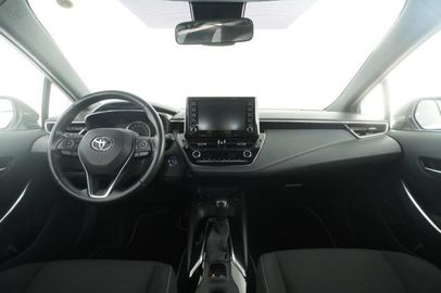 Car image 11