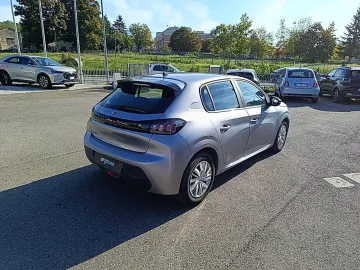 Car image 32