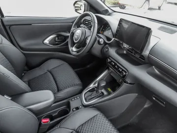 Car image 3