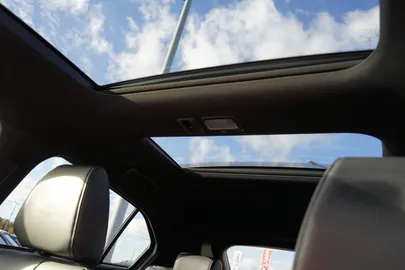 Car image 33