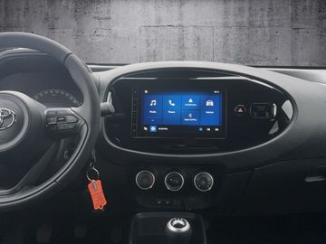 Car image 15