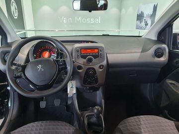 Car image 16