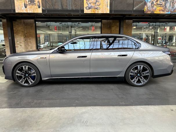 BMW M760e xDrive 420 kW image number 9