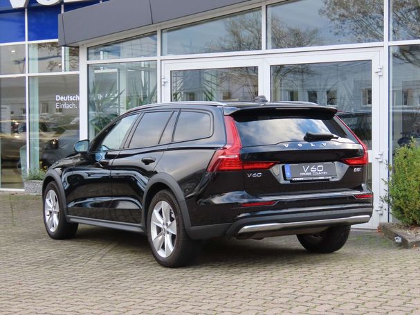 Volvo V60 Cross Country T5 AWD Ultimate 184 kW image number 3