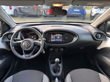 Car image 11