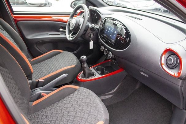 Toyota Aygo X 53 kW image number 13