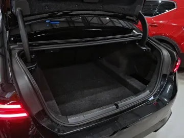 Car image 33