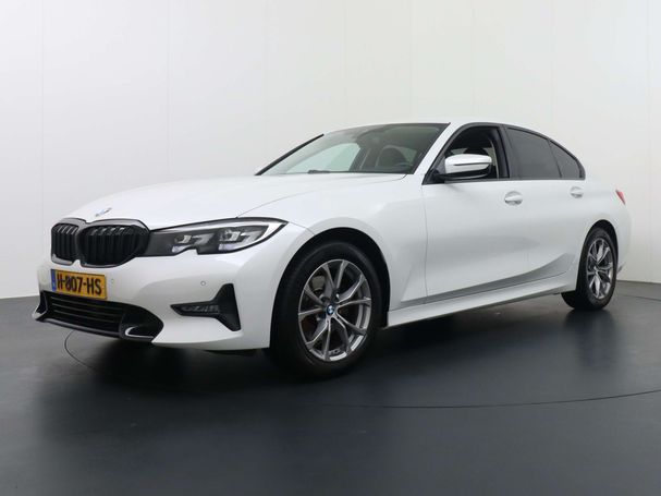 BMW 320i Sport Line 135 kW image number 41