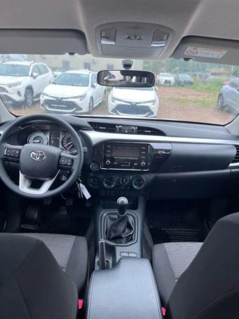 Toyota Hilux 110 kW image number 4