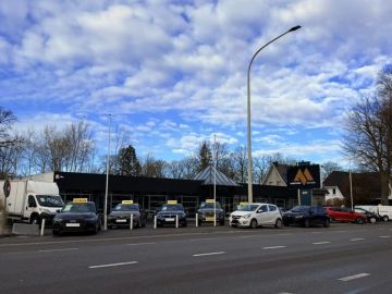 Car image 29