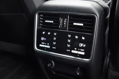Car image 43