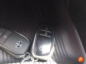 Car image 27