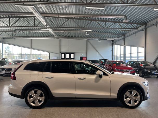 Volvo V60 Cross Country B4 AWD Geartronic Momentum 146 kW image number 5