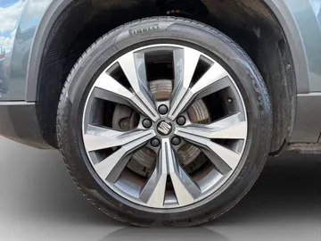 Car image 24