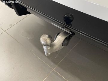 Car image 32