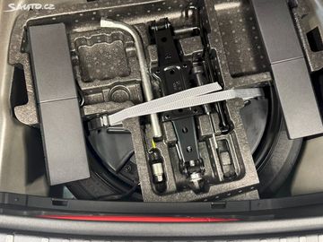 Car image 30