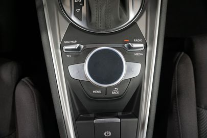 Car image 25